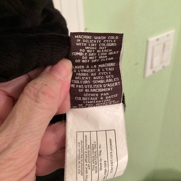 Lady Hathaway Black Faux Fur Polyester Vest with 2 Pockets Size Large. - Picture 9 of 10